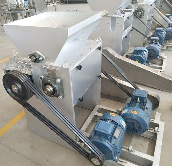 Düşük enerji tüketimi, çalıştırılması kolay, sağlam ve dayanıklı paslanmaz çelik malzemesinden yapılan üre kırıcı