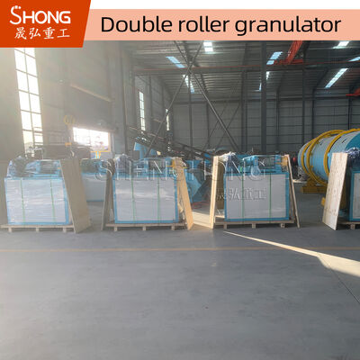 NPK 380V Gübre Granulatör Makinesi, Karbon Çelik Yapısı ve Top Şekilli Granüller için Çift Roller Tasarımı